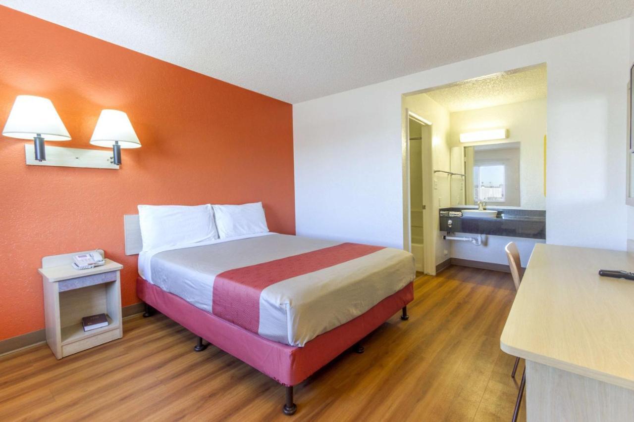 Motel 6-Phoenix, Az - Airport - 24Th Street Zewnętrze zdjęcie