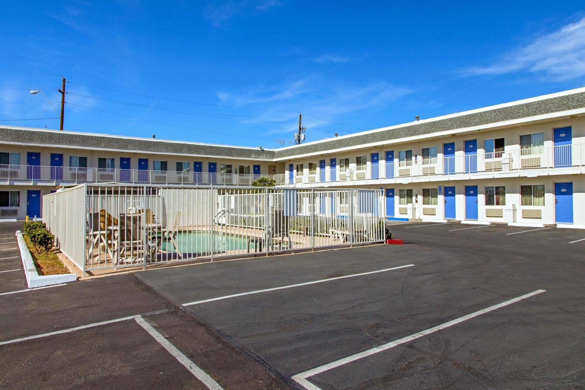 Motel 6-Phoenix, Az - Airport - 24Th Street Zewnętrze zdjęcie