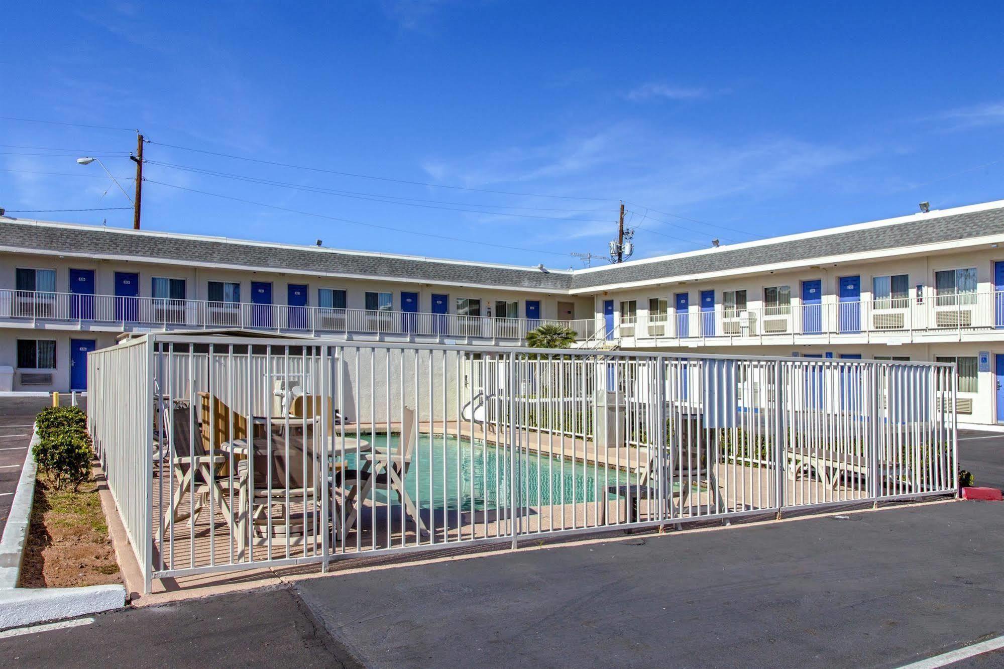 Motel 6-Phoenix, Az - Airport - 24Th Street Zewnętrze zdjęcie